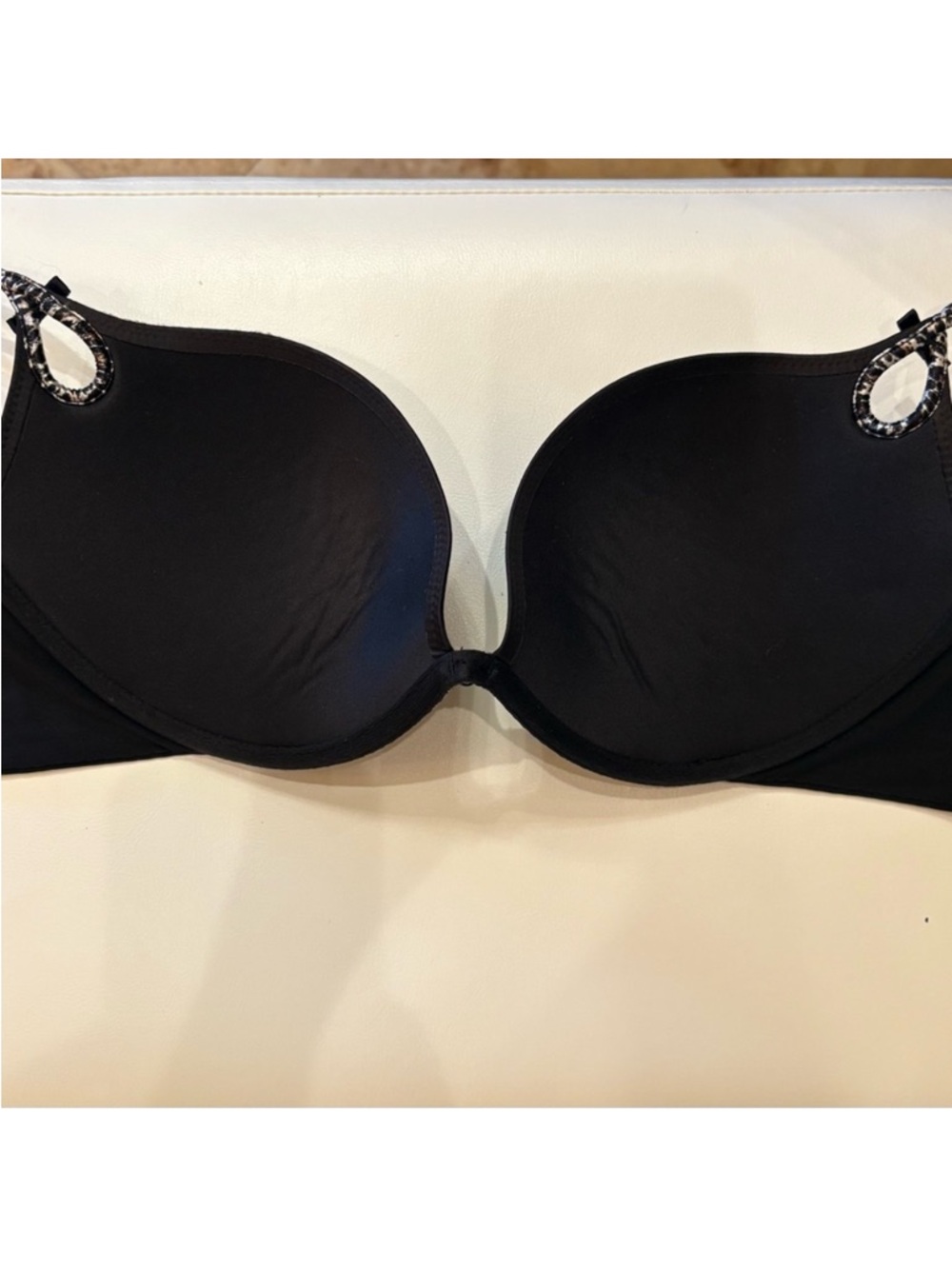Victoria’s Secret Leopard Trim Bra size 34D - Picture 2 of 4